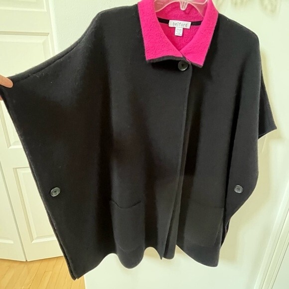 Belford Cashmere Collard Poncho Sweater in Black and Contrasting Pink One Size - Picture 3 of 12